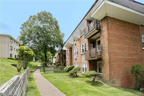 140 Kearsing Pkwy #C, Ramapo, NY 10952