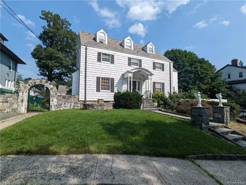 12 Ridge Rd, Yonkers, NY 10705