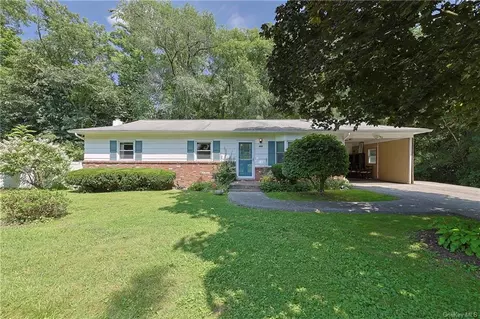315 Sunrise Dr, Newburgh, NY 12550