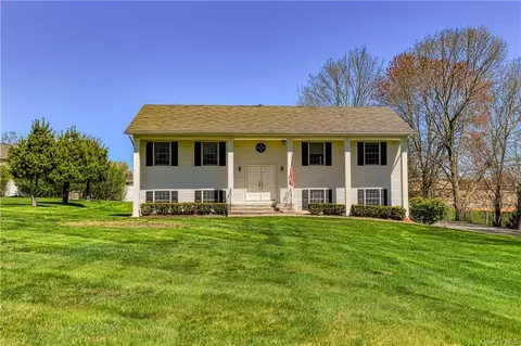 260 Blauvelt Rd, Orangetown, NY 10913