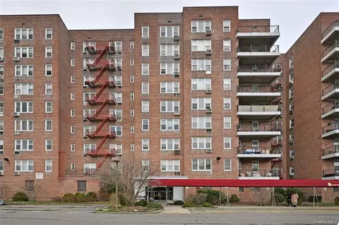 245 Rumsey Rd #4N, Yonkers, NY 10701