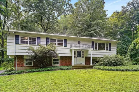 109 Horseshoe Hill Rd, Pound Ridge, NY 10576