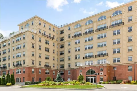 10 Byron Pl #602, Larchmont, NY 10538