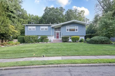 66 Adams Ct, Orangetown, NY 10965