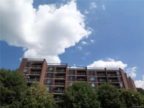 777 N Macquesten Pkwy #506, Mount Vernon, NY 10552