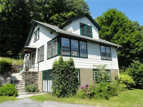 18 Mearns Ave, Highlands, NY 10928