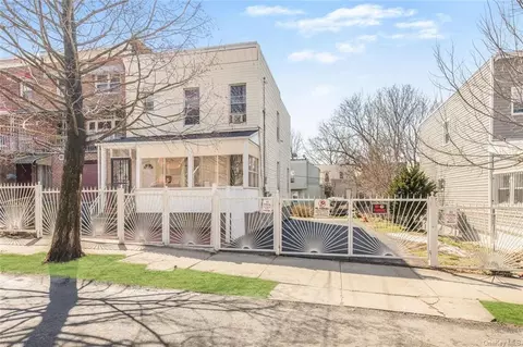 858 E 223rd St, Bronx, NY 10466
