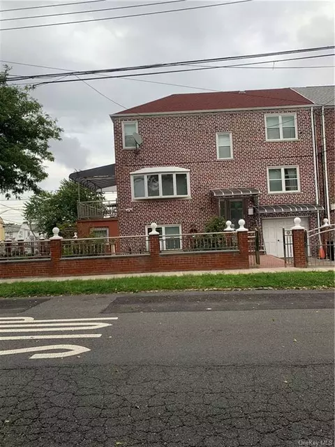 2456 Woodhull Ave, New York, NY 10469