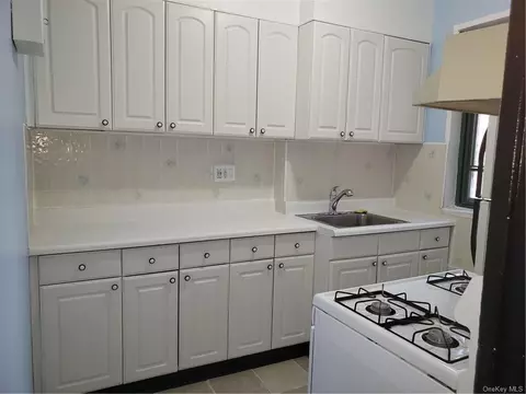 1507 Metropolitan Ave #8H, Bronx, NY 10462