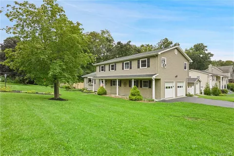 1336 Ellen Ln, Yorktown, NY 10598