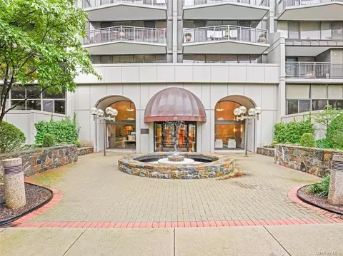 15 Stewart Pl #5G, White Plains, NY 10603