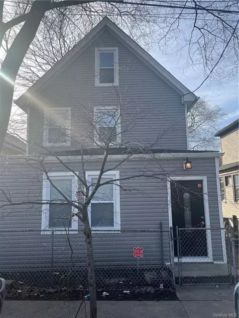 125 Fulton St, Staten Island, NY 10304