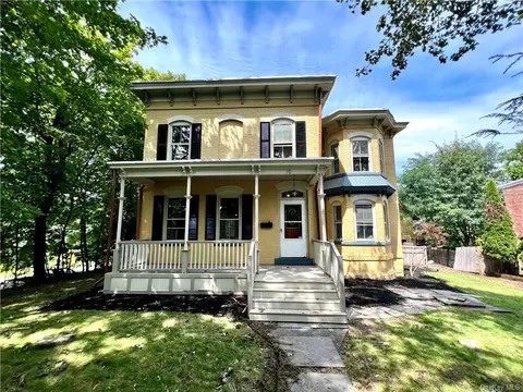 16 Elm St, Newburgh, NY 12550