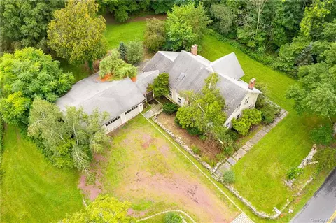 38 Sleight Plass Rd, La Grange, NY 12603