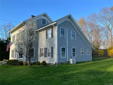7 Anderson Way, Pawling, NY 12564
