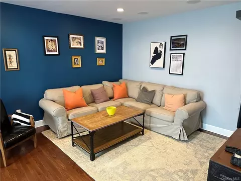 17 Hillside Ter #D, White Plains, NY 10601