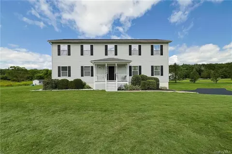 186 Dawn Dr, Minisink, NY 10998