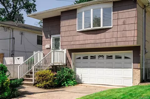 3760 Richmond Ave, Staten Island, NY 10312