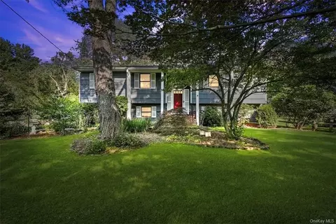 2738 Moreland St, Yorktown, NY 10598