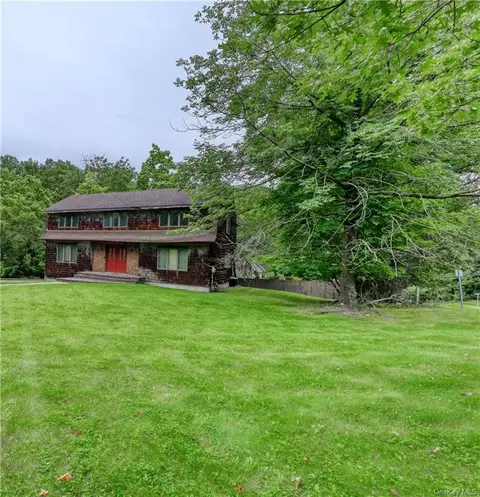 10 Ehrhardt Rd, Orangetown, NY 10965