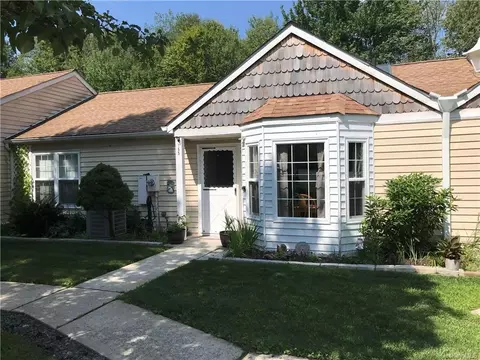 155 Hidden Ridge Dr, Thompson, NY 12701