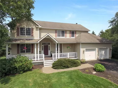 22 Martingale Way, Pawling, NY 12564