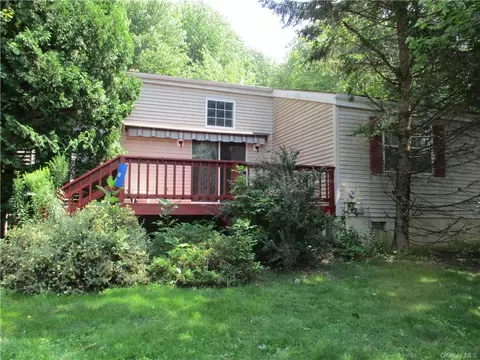 8 Summit Ave, Thompson, NY 12701