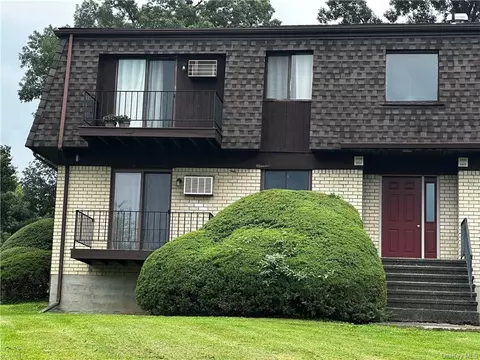 2407 Cherry Hill Dr, Poughkeepsie, NY 12603