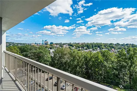 500 High Point Dr #709, Greenburgh, NY 10530