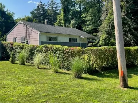 22 Montrose Point Rd, Cortlandt, NY 10548