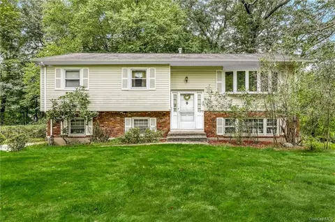 1 Beaver Hollow Ln, Ramapo, NY 10952