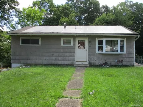 20 Mountain Ave, Middletown, NY 10940