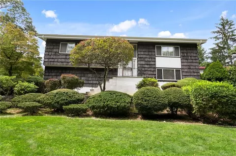 5 Brookdell Dr, Greenburgh, NY 10530