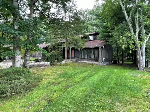 64 Tamarack Ln, Pomona, NY 10970