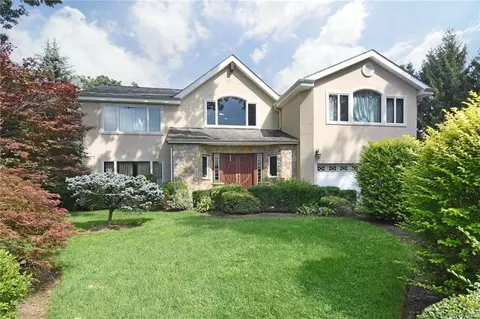 1 Green Acres Ln, Greenburgh, NY 10607