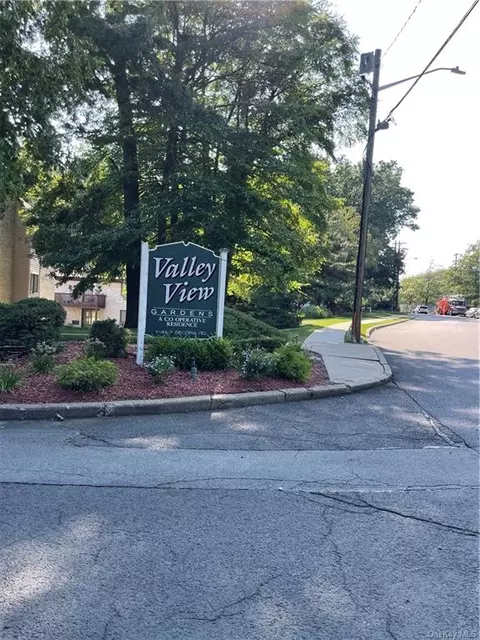 1 Secora Rd #B11, Ramapo, NY 10952