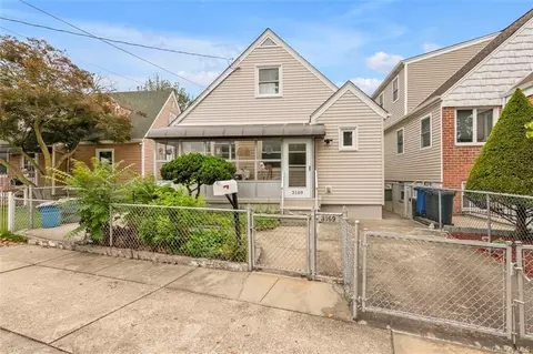 3169 Waterbury Ave, New York, NY 10465