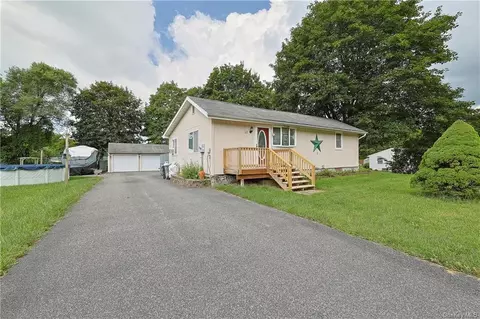 11 Hickory Ave, Deerpark, NY 12771