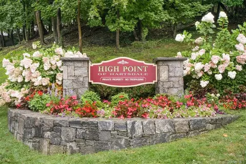 200 High Point Dr #312, Greenburgh, NY 10530