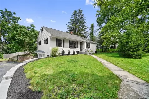 5 Summit Ave, Harriman, NY 10926