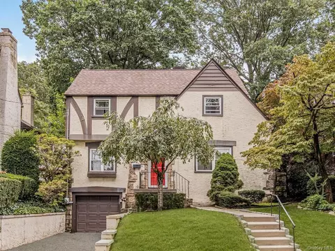 335 Collins Ave, Mount Vernon, NY 10552