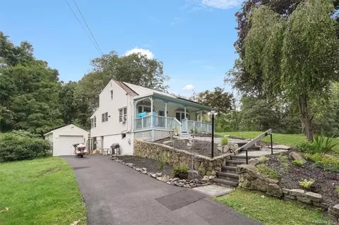 30 Cobey Ter, Poughkeepsie, NY 12601