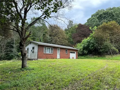 55 Farries Ave, Florida, NY 10921