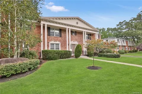 100 Bon Aire Cir #V-14, Ramapo, NY 10901