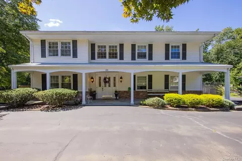 144 Waters Edge, Clarkstown, NY 10920
