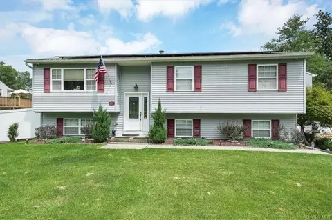 38 Winchester Dr, Monroe, NY 10950