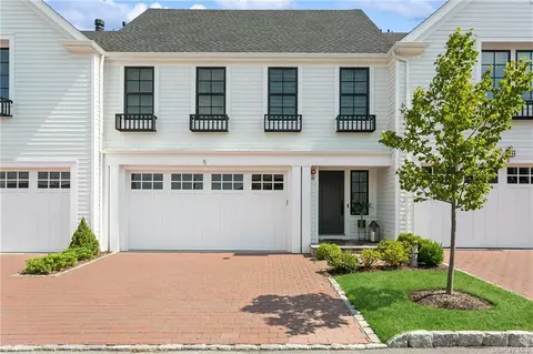 5 Lavender Ln, Rye, NY 10573