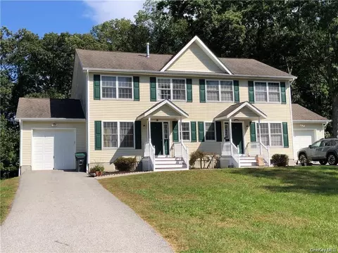 1876 Goshen Tpke, Wallkill, NY 10941