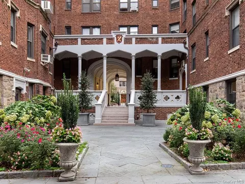 31 Pondfield W Rd #57, Yonkers, NY 10708