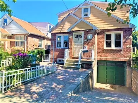 2520 Kingsland Ave, Bronx, NY 10469